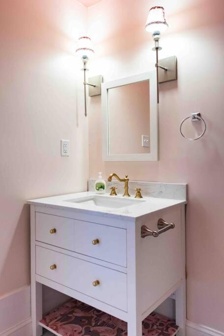 Blush And Bashful Germantown Two Bedroom Apartment Λούισβιλ Εξωτερικό φωτογραφία